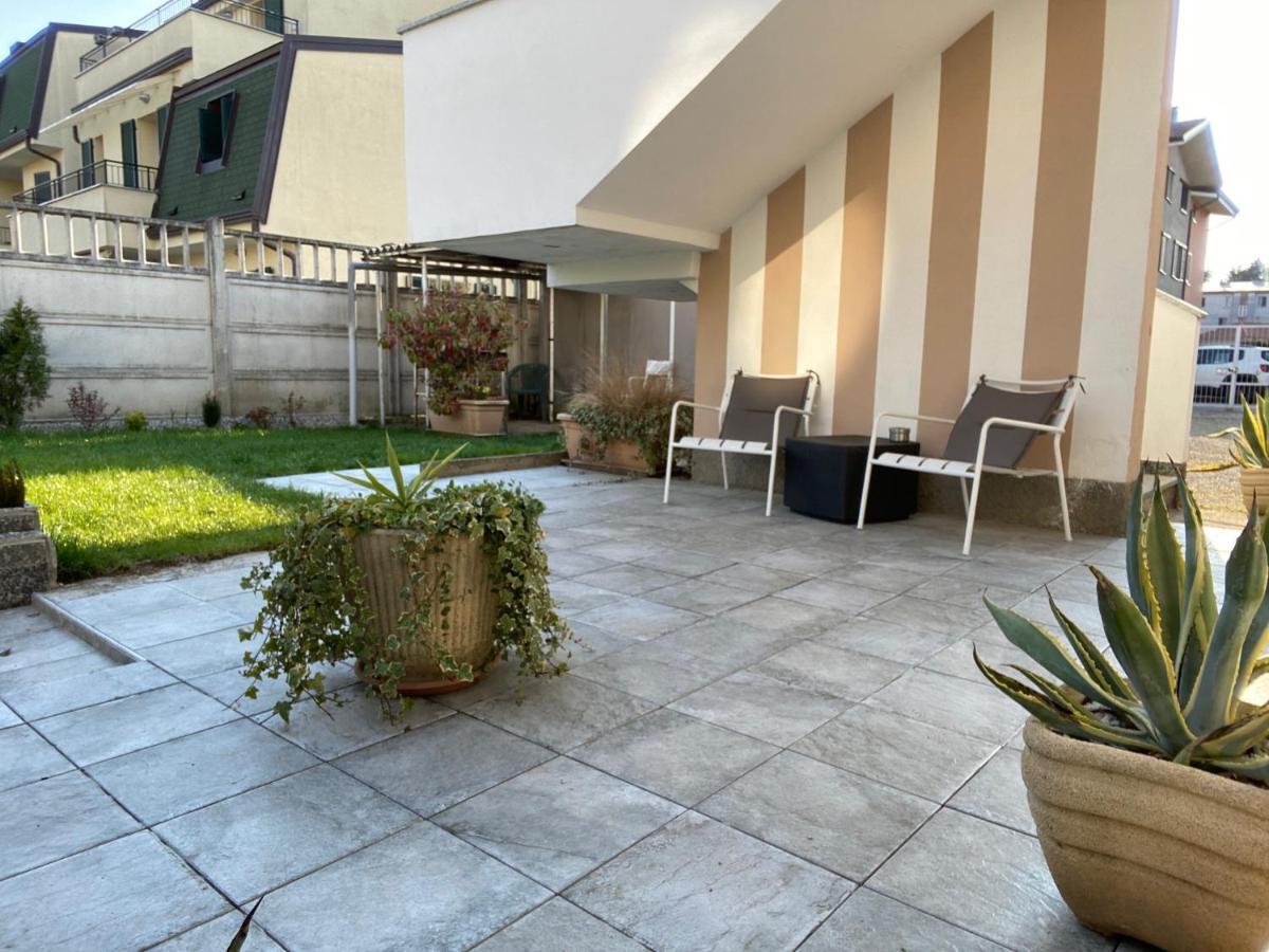 Appartamento Zena Saronno Bagian luar foto